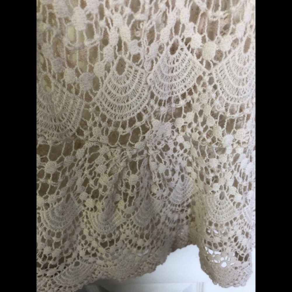 Monteau Crochet Lace Ivory Peplum Button Top M - Picture 5 of 7